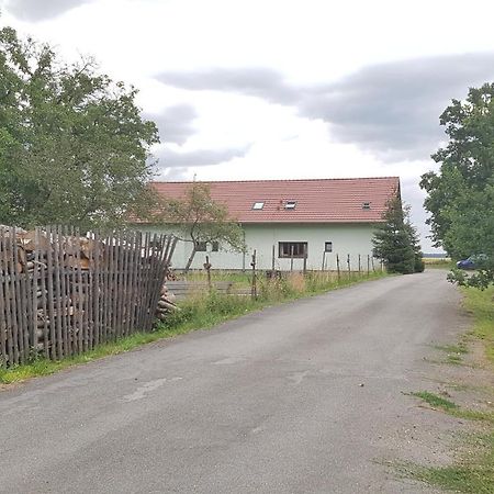 Na Samote U Lesa -Rasovna Apartment Msecke Zehrovice ภายนอก รูปภาพ